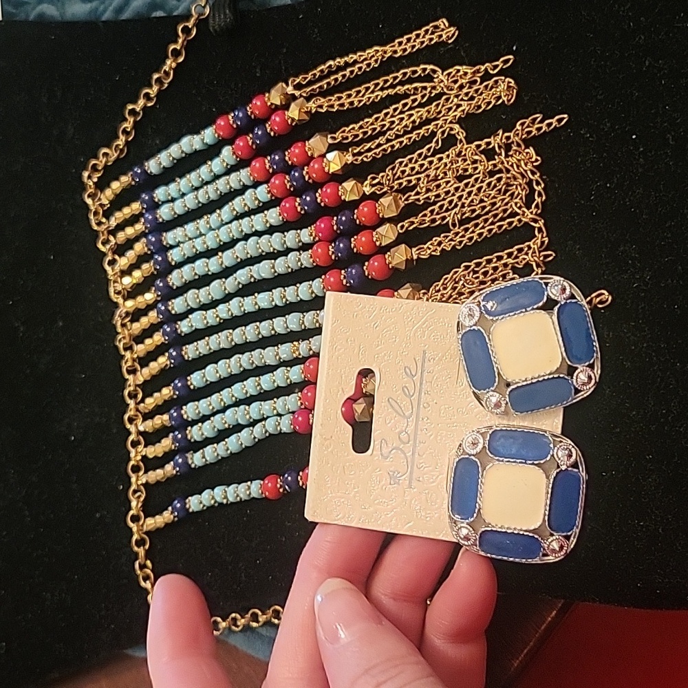 Long necklace